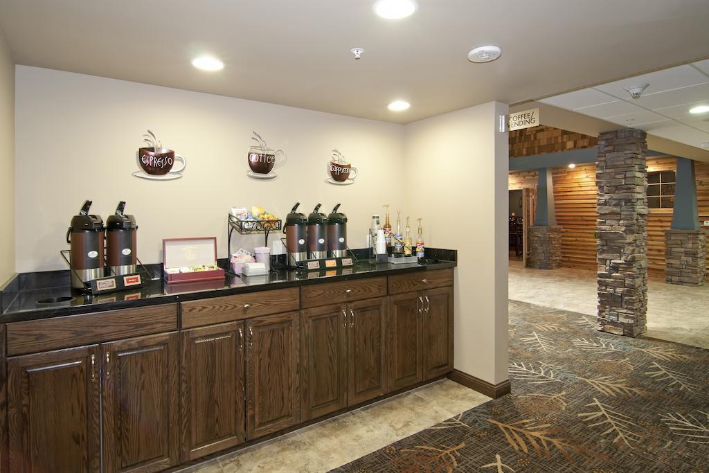 Hotel The Watford Watford City Exteriér fotografie